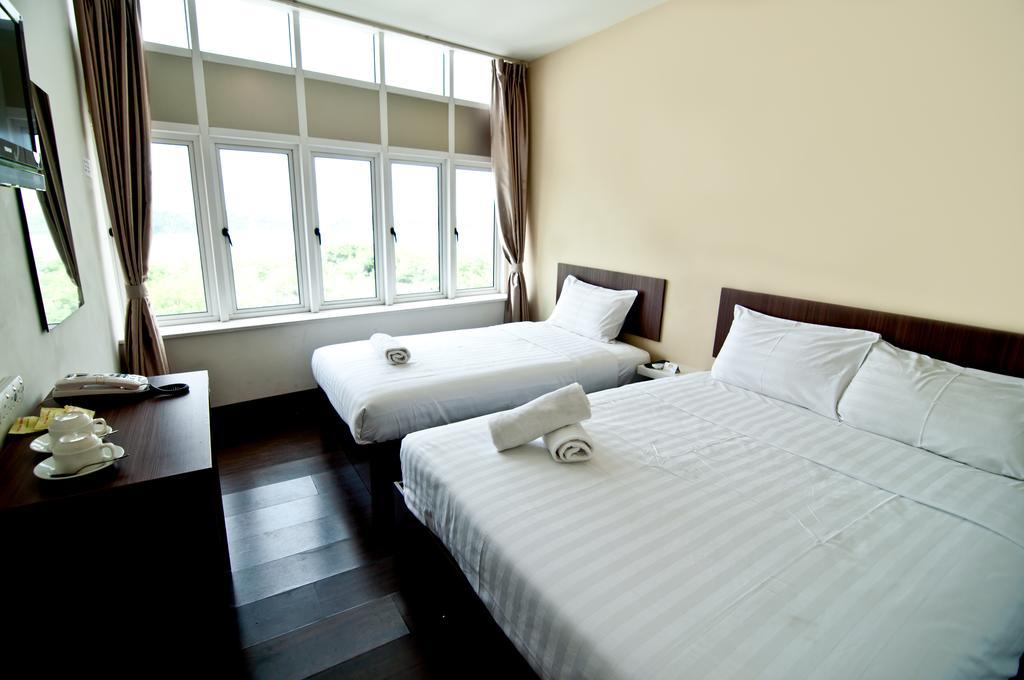 101 Lake View Hotel Пухонг Екстериор снимка