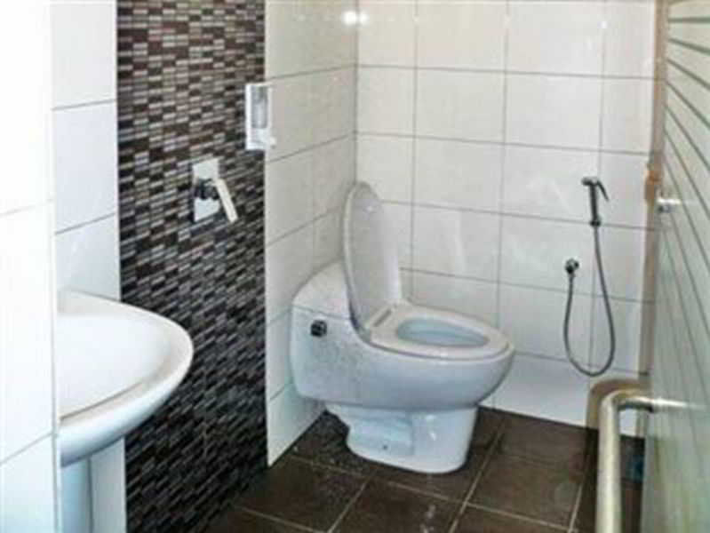 101 Lake View Hotel Пухонг Екстериор снимка