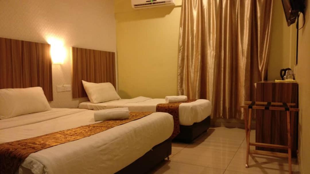 101 Lake View Hotel Пухонг Екстериор снимка